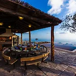 Historic Canarian House, Private Heated Infinity Pool, Bbq, Wifi + Panoramic Ocean Views Arona