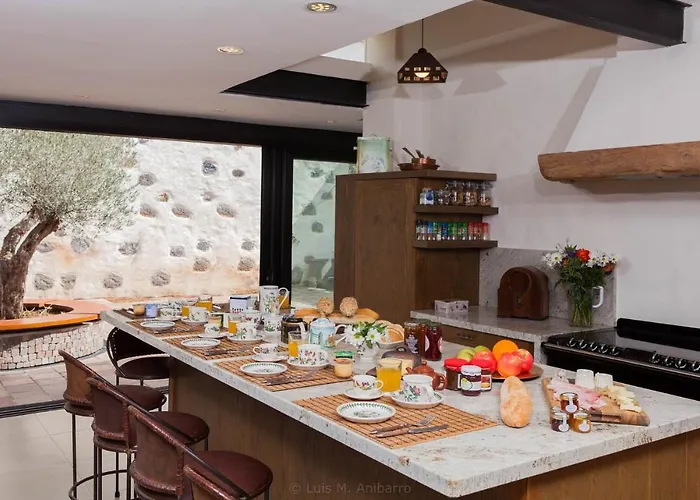 Historic Canarian House, Private Heated Infinity Pool, Bbq, Wifi + Panoramic Ocean Views * Arona (Tenerife)