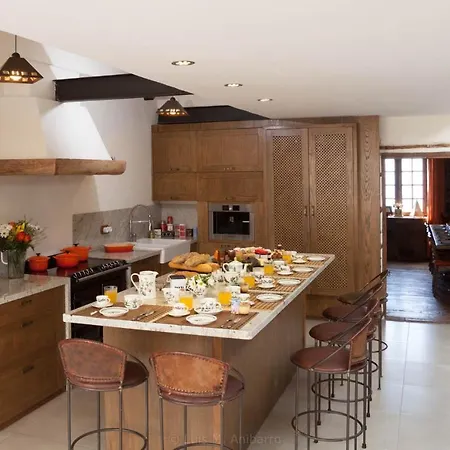 Historic Canarian House, Private Heated Infinity Pool, Bbq, Wifi + Panoramic Ocean Views 컨트리하우스 *