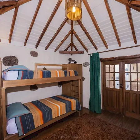 Historic Canarian House, Private Heated Infinity Pool, Bbq, Wifi + Panoramic Ocean Views Арона