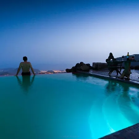 Historic Canarian House, Private Heated Infinity Pool, Bbq, Wifi + Panoramic Ocean Views * 아로나