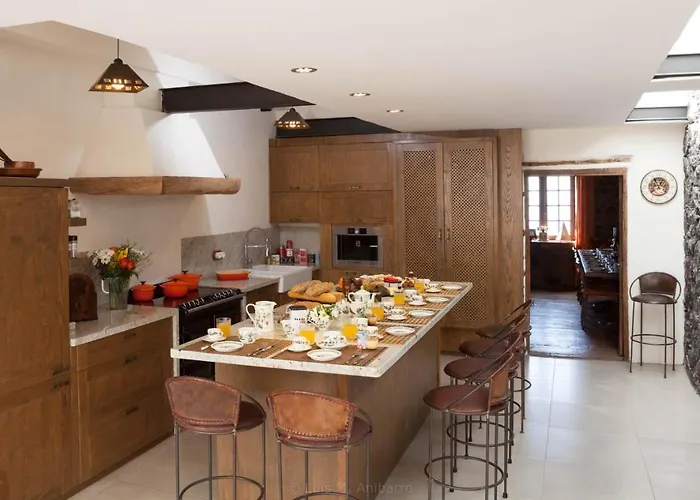 Historic Canarian House, Private Heated Infinity Pool, Bbq, Wifi + Panoramic Ocean Views منزل ريفي *