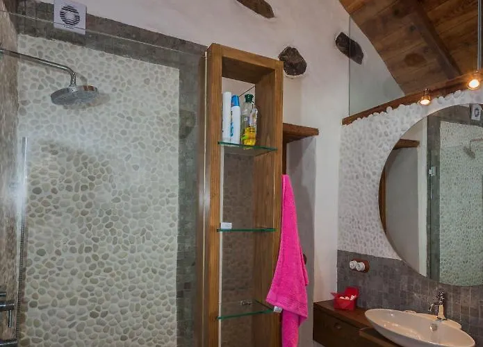 Historic Canarian House, Private Heated Infinity Pool, Bbq, Wifi + Panoramic Ocean Views Kır Evi Arona (Tenerife)