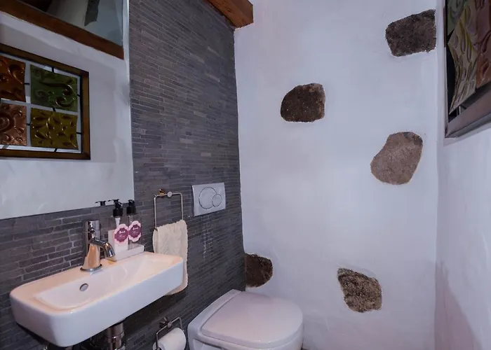 Historic Canarian House, Private Heated Infinity Pool, Bbq, Wifi + Panoramic Ocean Views