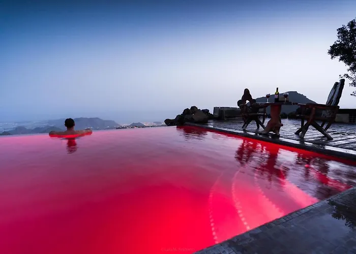 Historic Canarian House, Private Heated Infinity Pool, Bbq, Wifi + Panoramic Ocean Views * أرونا