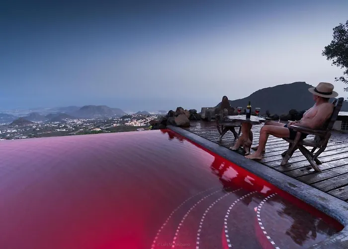 Historic Canarian House, Private Heated Infinity Pool, Bbq, Wifi + Panoramic Ocean Views * أرونا