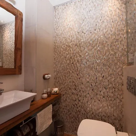 Летний дом Historic Canarian House, Private Heated Infinity Pool, Bbq, Wifi + Panoramic Ocean Views