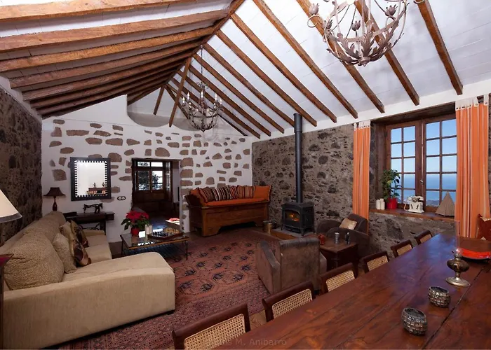 Historic Canarian House, Private Heated Infinity Pool, Bbq, Wifi + Panoramic Ocean Views Gospodarstwo wiejskie