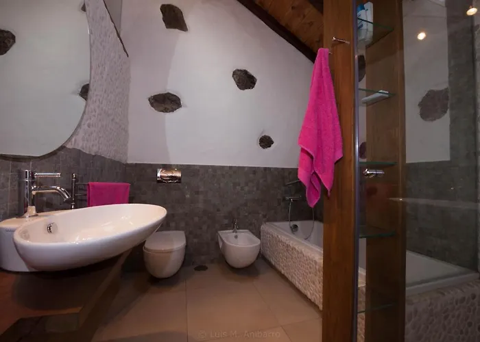 Historic Canarian House, Private Heated Infinity Pool, Bbq, Wifi + Panoramic Ocean Views